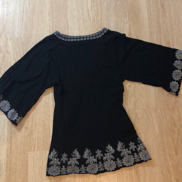 90s -Y2K BCBG bohemian bell sleeve top small embroidered - Picture 6 of 6